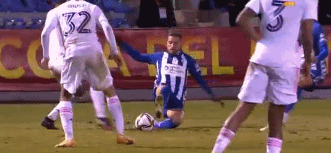 骆歆cos水晶玫瑰凯特琳，拍照当天身体不适，网友：再次理解记得