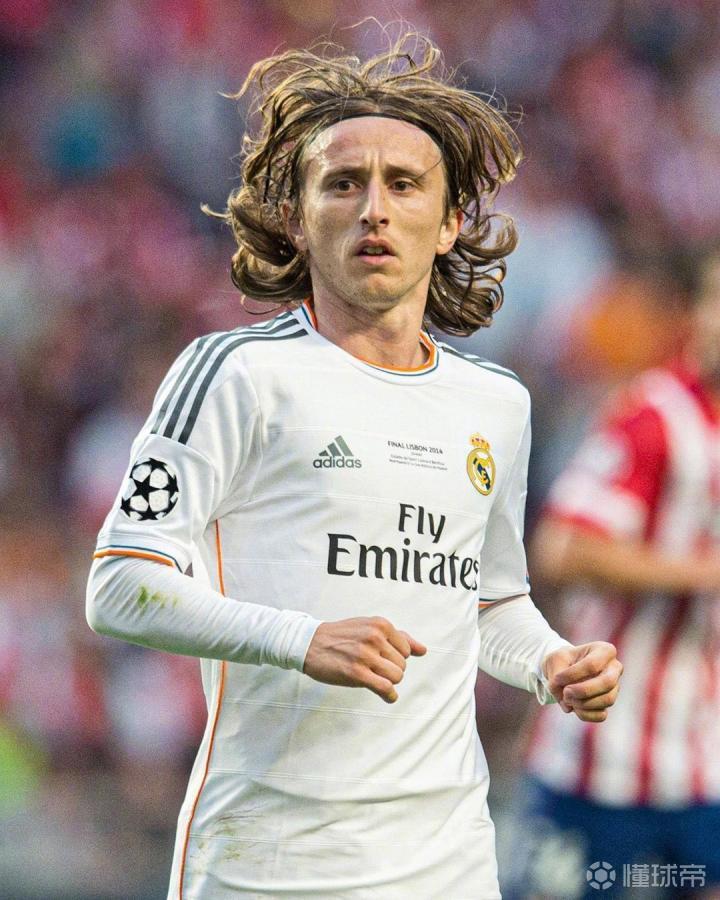 库里31分导逆转多强：45次单节20+历史第一 连续75场命中三分