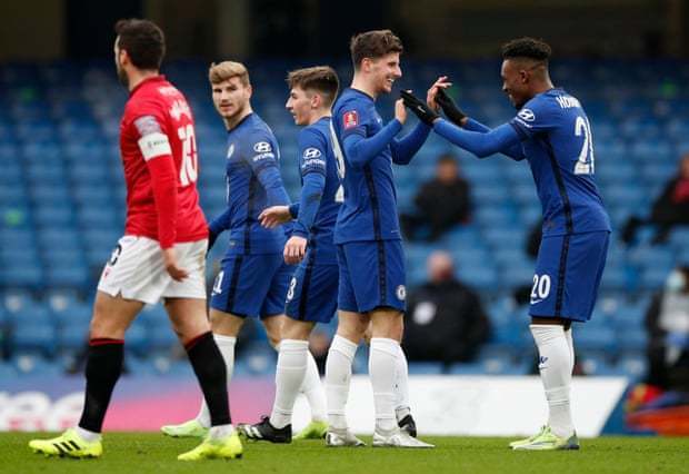 夏日福利!《女神异闻录夜幕魅影》泳装宫下美波好可爱